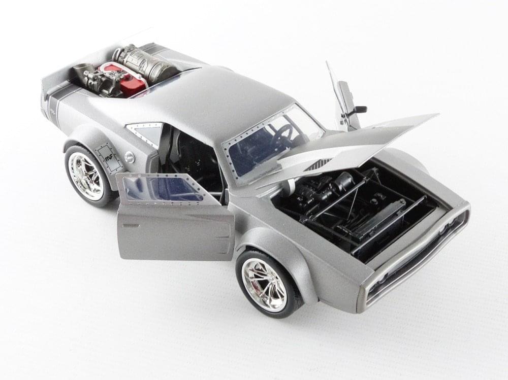Fast & Furious 1:24 Diecast Vehicle: Dom's Ice Charger - Image 3